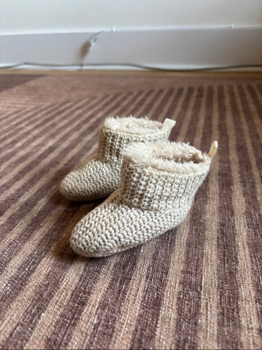 GAP Beige Knit Baby Booties with Faux Fur Trim